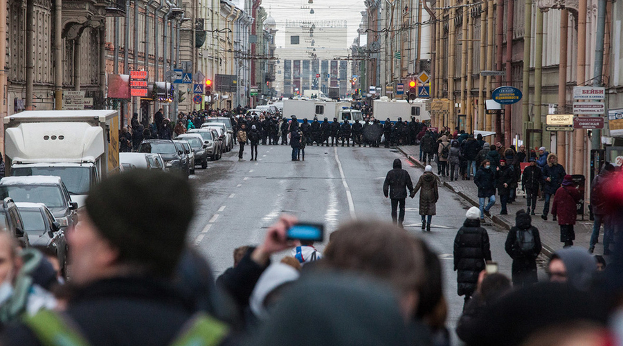 Суд в Санкт-Петербурге оштрафовал немого мужчину за «выкрикивание лозунгов» на акции в поддержку Навального