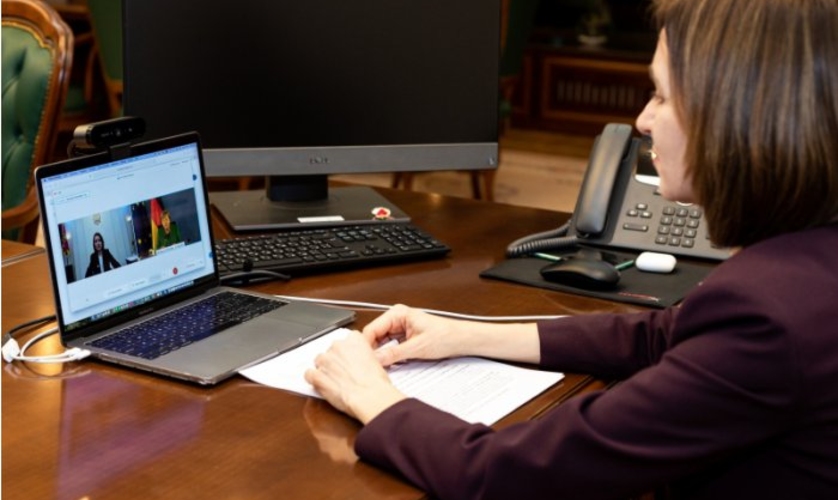 Президент Молдовы провела дискуссию с канцлером ФРГ