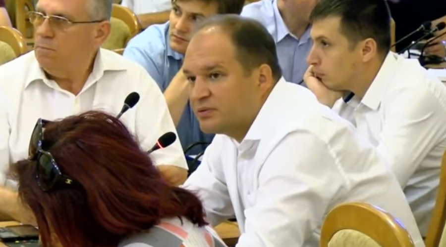 В Кишиневе в некоторых домах наступил ледниковый период и идёт игра на выживание