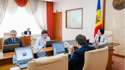 Правительство отозвало четырех послов Республики Молдова