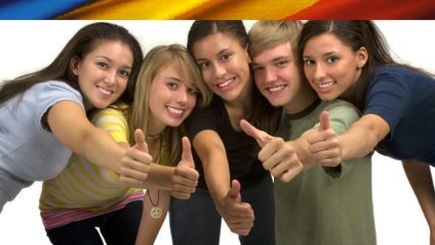 Сотни молдавских граждан выбирают учебу в Румынии