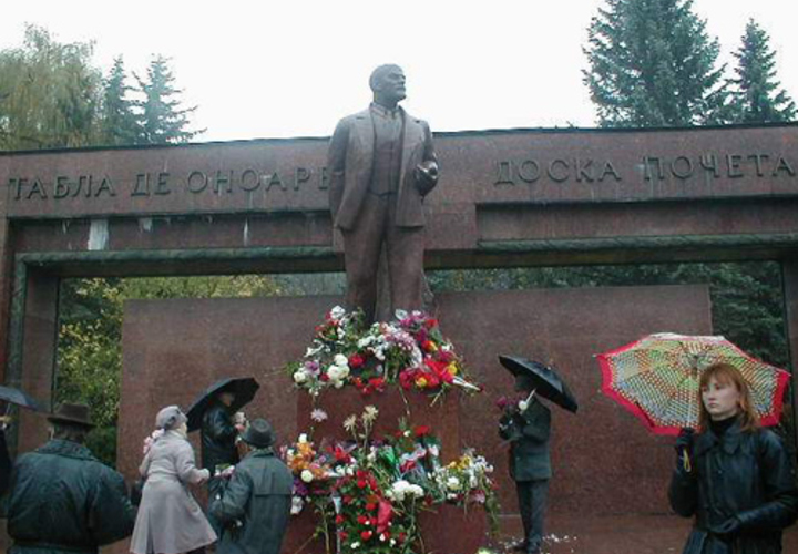 Нельзя допустить сноса памятника Ленину