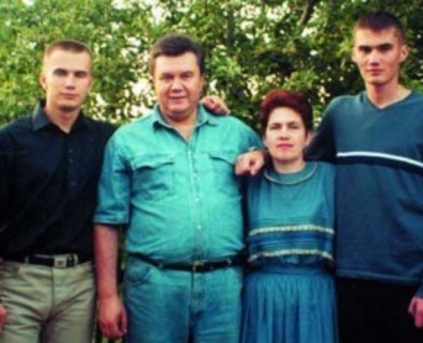 «Сім'я» буде контролювати гаманець кожного українця