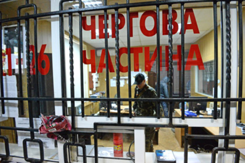 В Енакиево сепаратисты задержали 8 милиционеров