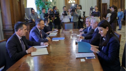 Андриан Канду принес извинения Румынии за резкие заявления президента Молдовы