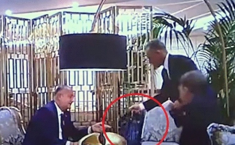 Как Плахотнюк прихлопнул Додона кульком