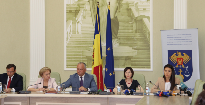 Власти намерены сократить полномочия высшей судебной палаты и антикоррупционной прокуратуры