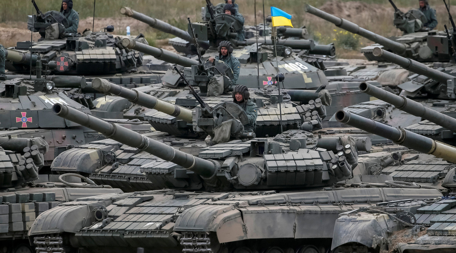Поставки оружия в Украину спасут Европу