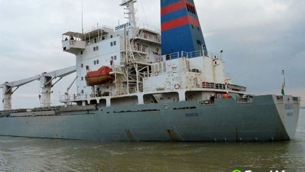 Первое судно с украинским зерном вышло из Одессы