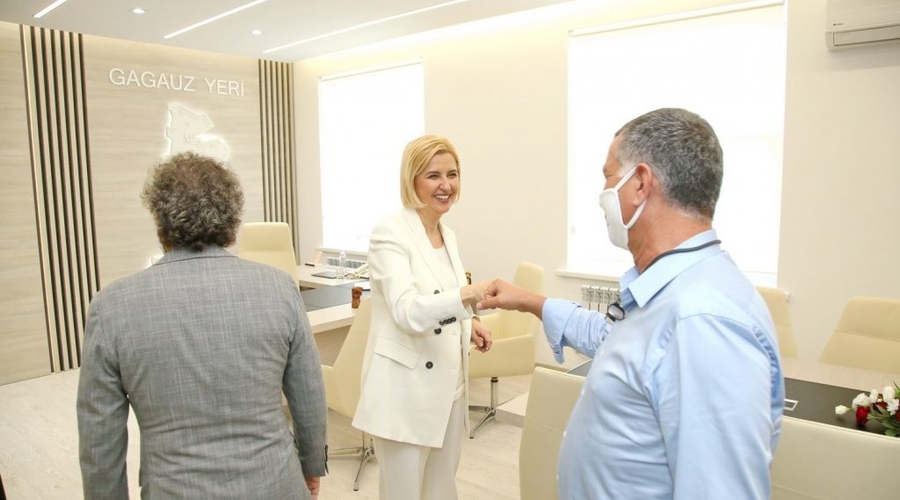 «Бездумные траты для Гагаузии, где 85% людей даже не имеют доступа к канализации». Сиркели о новом ремонте в кабинете Башкана