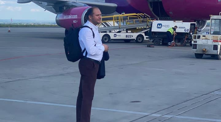 Танцевальный конкурс или крысы бегут с корабля?