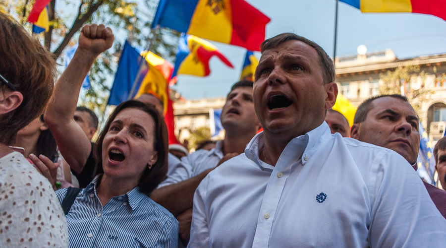 Охрана Майи Санду угрожает избирателям в диаспоре