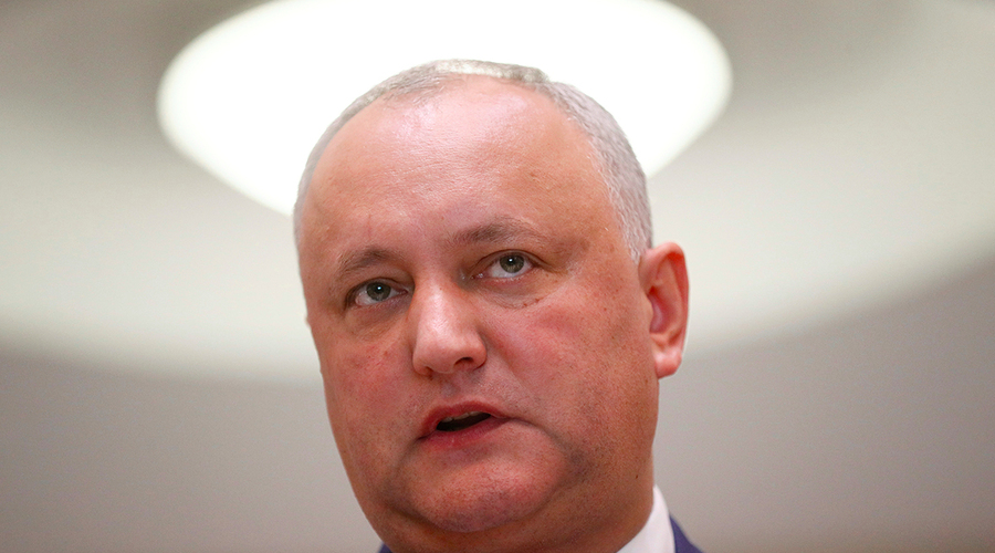 Он на самом деле такой или прикидывается?