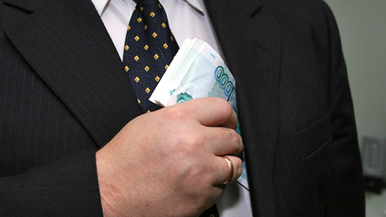 Россияне не верят в победу над коррупцией. И склоняются к непогрешимости Путина