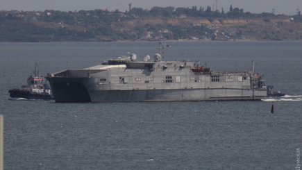 Sea Breeze 2019: десантный корабль ВМС США с пехотинцами зашел в Одессу