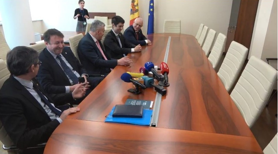 Встреча ACUM с ПСРМ в Парламенте так и не состоялась