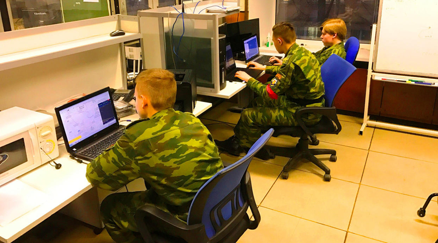 В Москве существует кружок школьников-программистов под опекой ФСБ, где ученикам рассказывают про еврейский заговор.