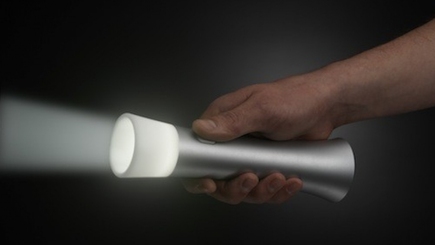 Англичане в Молдове должны быть внимательны из-за риска уличных преступлений и мелких краж, особенно в Кишиневе, а также из-за карманников и похитителей сумок в людных местах. Гостям советуют также проявлять осторожность при использовании банкоматов из-за