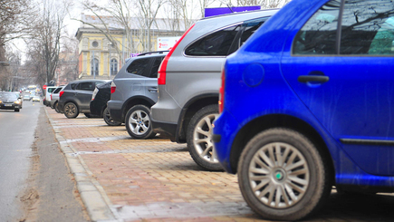 В столице остро стоит вопрос парковочных мест
