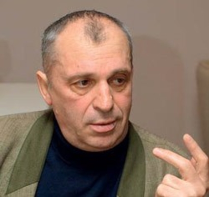Петру Богату поучает премьер-министра