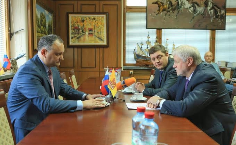 Додон и Миронов подпишут договор о межпартийном сотрудничестве