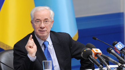 Азаров: Россия много требует, но ничего не обещала