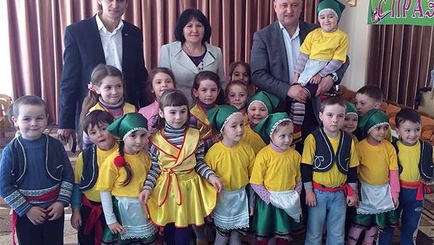 Социалисты бесплатно учат государственному языку