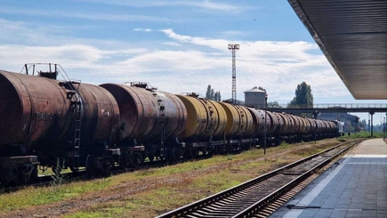 А.Спыну опубликовал фото с первой партией мазута, прибывшей в нашу страну в госрезерв.