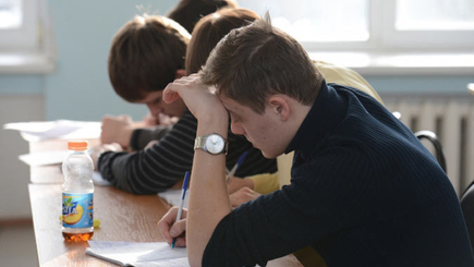 Выпускники русских школ сдают экзамен по румынскому языку