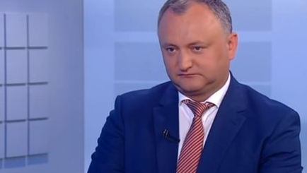 Додон вразумляет Усатого: Хватит петь караоке, пора проявлять политическую зрелость.