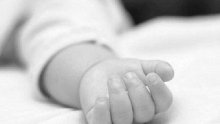 Шок: в Москве мальчик-аутист выкинул из окна 8-дневного младенца