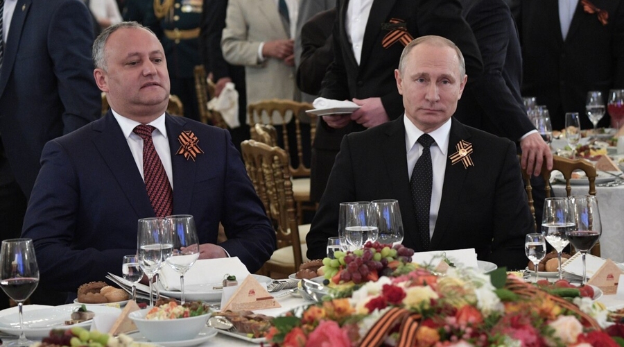 Наивный Додон