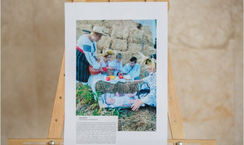 В парламенте открылась выставка фотографий