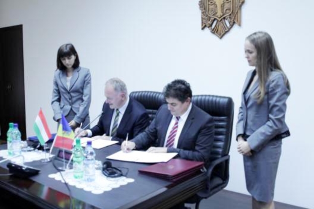Молдова подписала с Венгрией 3 договора о сотрудничестве