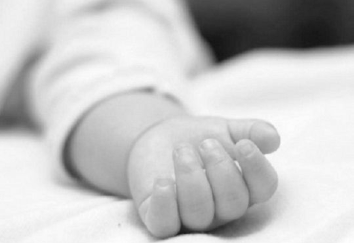 Шок: в Москве мальчик-аутист выкинул из окна 8-дневного младенца