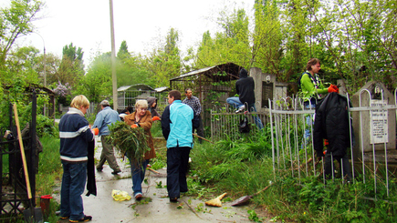 На Радоницу  автомобилям будет запрещено въезжать на территорию кладбища