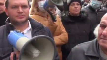 Ваня-мегафон вышел на тропу войны