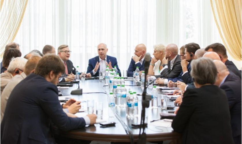 Павел Филип обсудил внедрение реформ с европейскими советниками высокого ранга