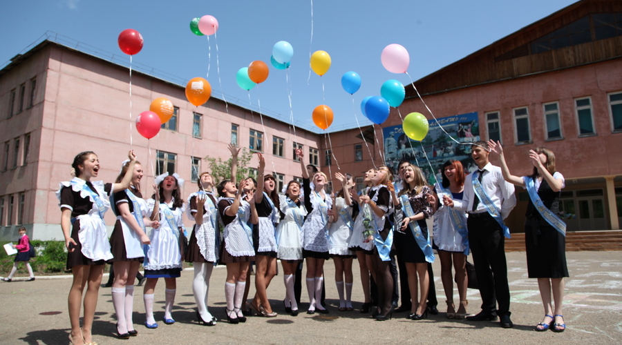 Сегодня в школах Молдовы прозвенел «последний звонок»
