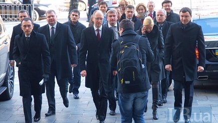 Оппозиция начинает сбор подписей за недоверие правительству