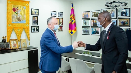 Лидер социалистов обсудил политическую ситуацию в стране с послом США