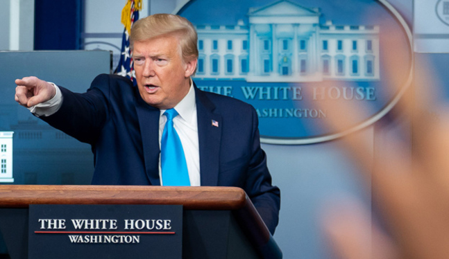 Трамп хочет провести многотысячный съезд республиканцев несмотря на пандемию