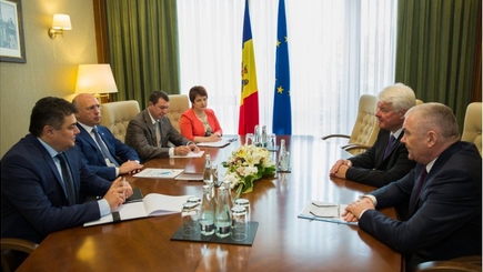 Павел Филип обсудил обеспечение молдавского рынка газом и его транзит с представителем 