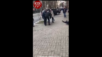 Видео снятое сразу после атаки киллера на экс-депутата