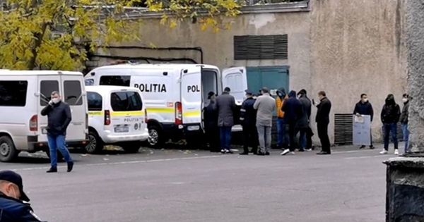 Полиция закончила подсчет газет Додона, их оказалось почти в 3 раза больше