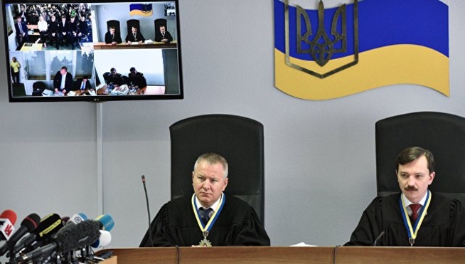 Суд удовлетворил: госадвокат Януковича взял самоотвод