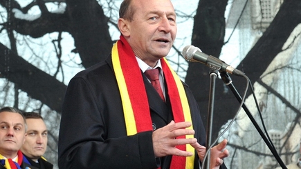 Григорий Петренко против Траяна Бэсеску