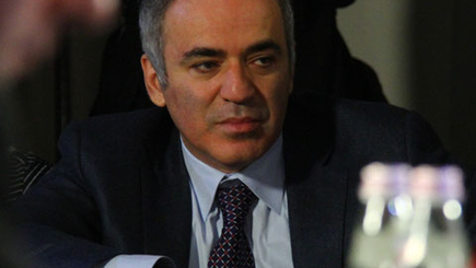 Каспаров сравнил диктатуру Путина с правлением Гитлера