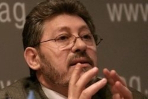 Михай Гимпу снова начинает вытаскивать козыри из рукавов