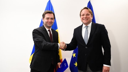 Нику ПОПЕСКУ: 